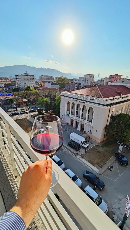 Appartamento Aria Con Vista Sul Teatro Migjeni Shkoder Exterior photo
